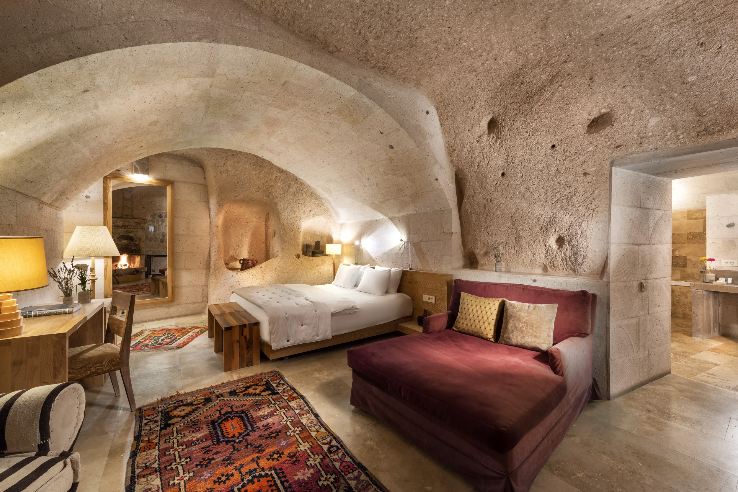 CAVE HOTELS